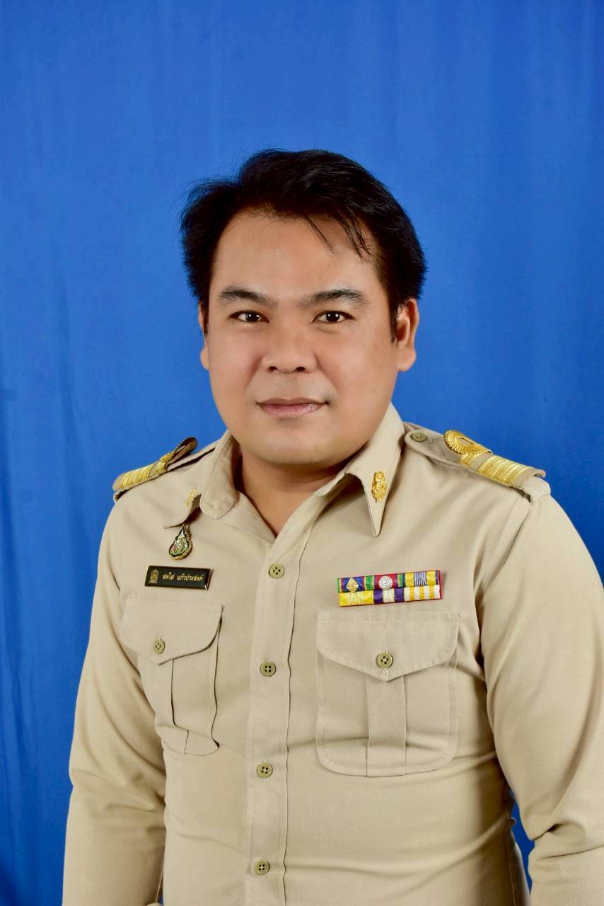 สดใส